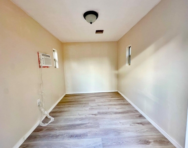 19422 Borders Drive - Photo Thumbnail 12