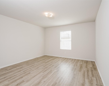 4915 Sweet Chestnut Lane - Photo Thumbnail 10