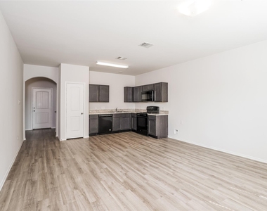 4915 Sweet Chestnut Lane - Photo Thumbnail 2