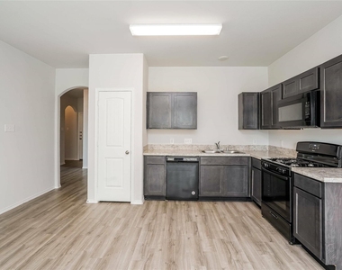 4915 Sweet Chestnut Lane - Photo Thumbnail 6