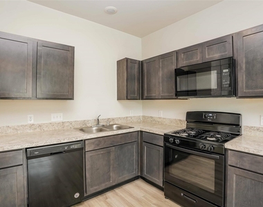 4915 Sweet Chestnut Lane - Photo Thumbnail 3