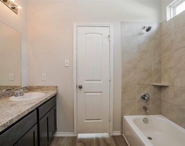 4915 Sweet Chestnut Lane - Photo Thumbnail 12