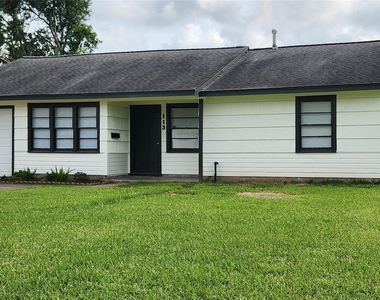 113 Laurel Street - Photo Thumbnail 1