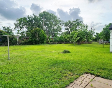 113 Laurel Street - Photo Thumbnail 22