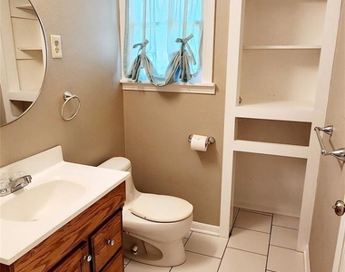 113 Laurel Street - Photo Thumbnail 16
