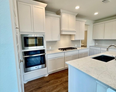 30959 Radke Estates Drive - Photo Thumbnail 8