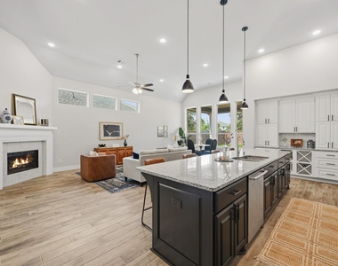 2714 Coastal Trail - Photo Thumbnail 7