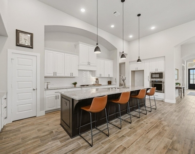 2714 Coastal Trail - Photo Thumbnail 8