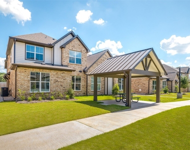 219 Park Place Circle - Photo Thumbnail 23
