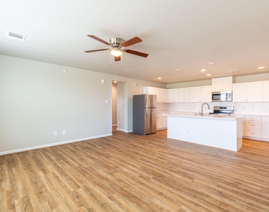 219 Park Place Circle - Photo Thumbnail 12