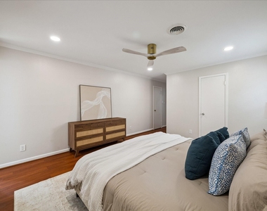 9777 Larston Street - Photo Thumbnail 12