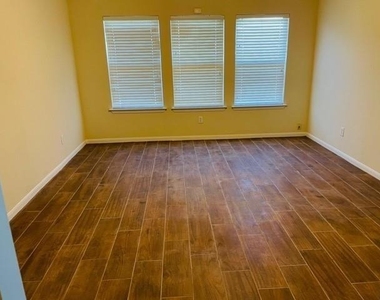 9506 Carsonmont Lane - Photo Thumbnail 11