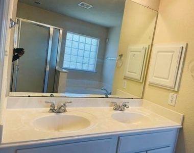 9506 Carsonmont Lane - Photo Thumbnail 15