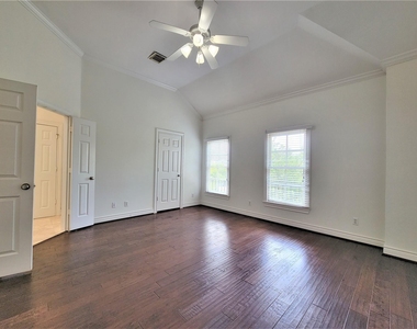 2508 South Boulevard - Photo Thumbnail 8