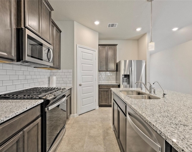 17502 Rosette Grass Drive - Photo Thumbnail 7