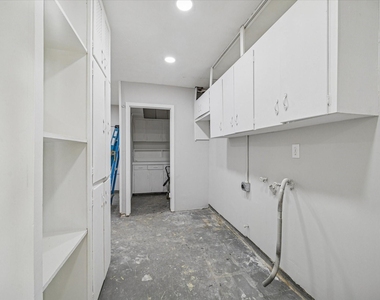 1703 Raintree Street - Photo Thumbnail 15