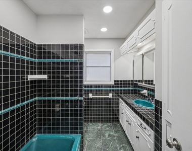 1703 Raintree Street - Photo Thumbnail 13