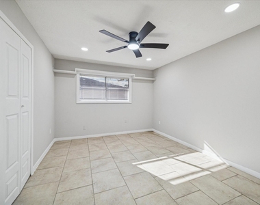 1703 Raintree Street - Photo Thumbnail 12