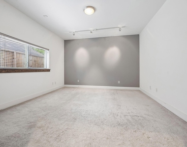 1820 Prospect Street - Photo Thumbnail 14