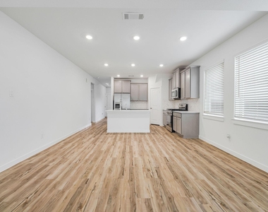 21647 Alberta Forest Circle - Photo Thumbnail 7