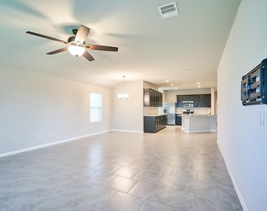 29503 Patricias Way - Photo Thumbnail 5