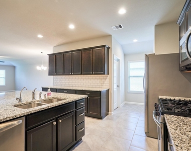 29503 Patricias Way - Photo Thumbnail 9