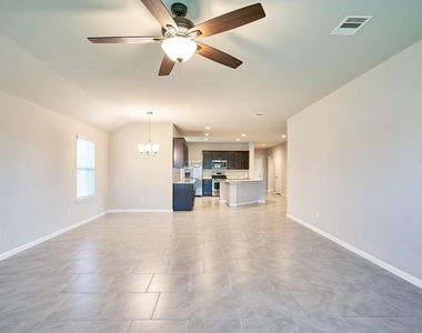 29503 Patricias Way - Photo Thumbnail 4