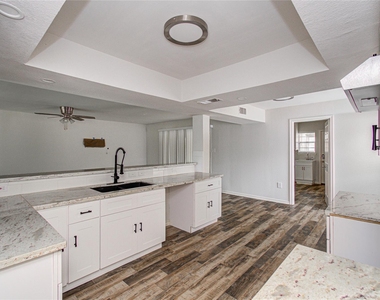 5507 Braesvalley Drive - Photo Thumbnail 3