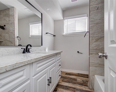 5507 Braesvalley Drive - Photo Thumbnail 11