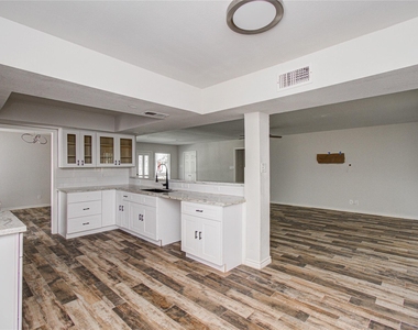 5507 Braesvalley Drive - Photo Thumbnail 1