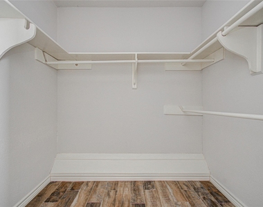 5507 Braesvalley Drive - Photo Thumbnail 17