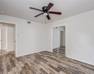 5507 Braesvalley Drive - Photo Thumbnail 14