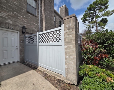 6000 Reims Road - Photo Thumbnail 1