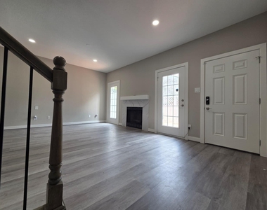 6000 Reims Road - Photo Thumbnail 3