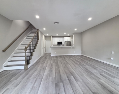 6000 Reims Road - Photo Thumbnail 4