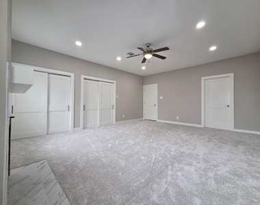 6000 Reims Road - Photo Thumbnail 16