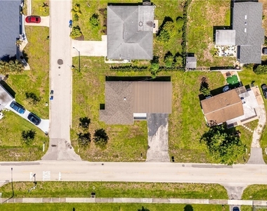 4220 Deleon Street - Photo Thumbnail 28