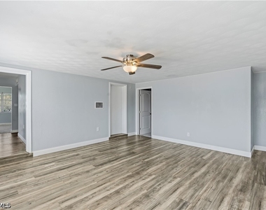 4220 Deleon Street - Photo Thumbnail 7