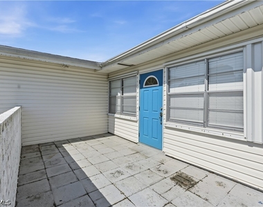4220 Deleon Street - Photo Thumbnail 2