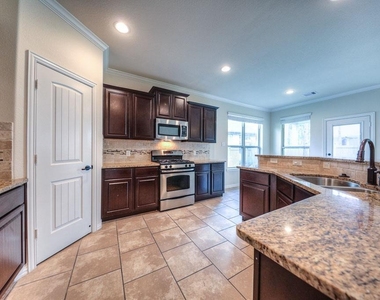 27 Sawbridge Circle - Photo Thumbnail 4