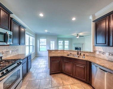 27 Sawbridge Circle - Photo Thumbnail 5