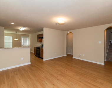 2421 W Werrington Way - Photo Thumbnail 2