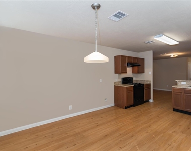 2421 W Werrington Way - Photo Thumbnail 5