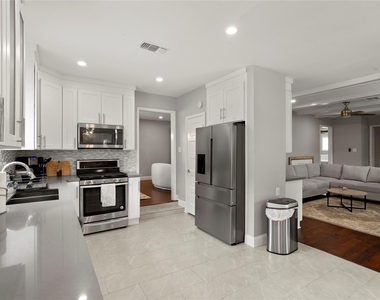5027 Wigton Drive - Photo Thumbnail 12