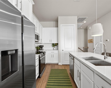 2323 Warhol Way - Photo Thumbnail 14
