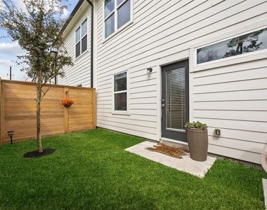 2323 Warhol Way - Photo Thumbnail 26