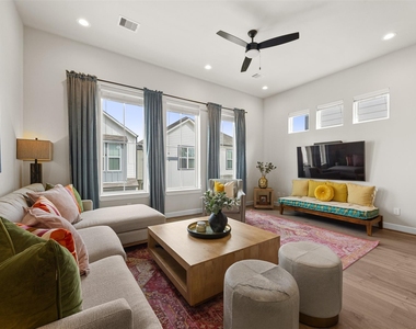 2323 Warhol Way - Photo Thumbnail 11