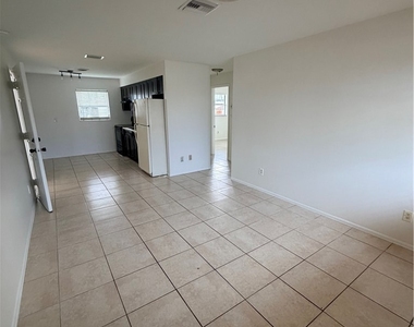 1742 Maple Drive - Photo Thumbnail 3