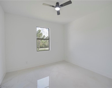 3213 51st Street W - Photo Thumbnail 18