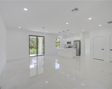 3213 51st Street W - Photo Thumbnail 1